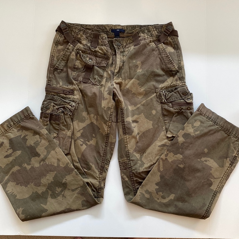 GAP Women’s Camo Pants